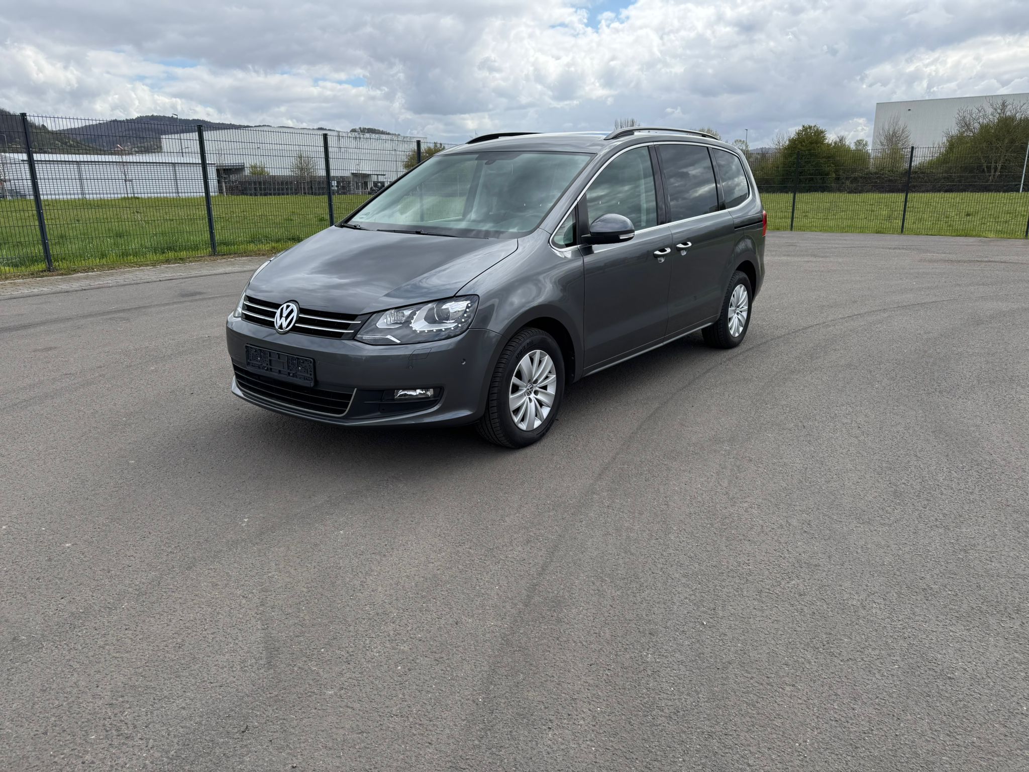 VW SHARAN